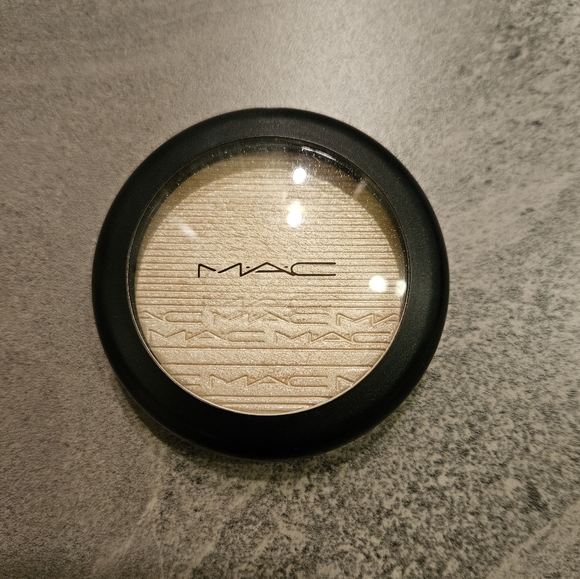 Mac Extra Dimension Skinfinish in Double-Gleam Highlighter - Picture 8 of 9